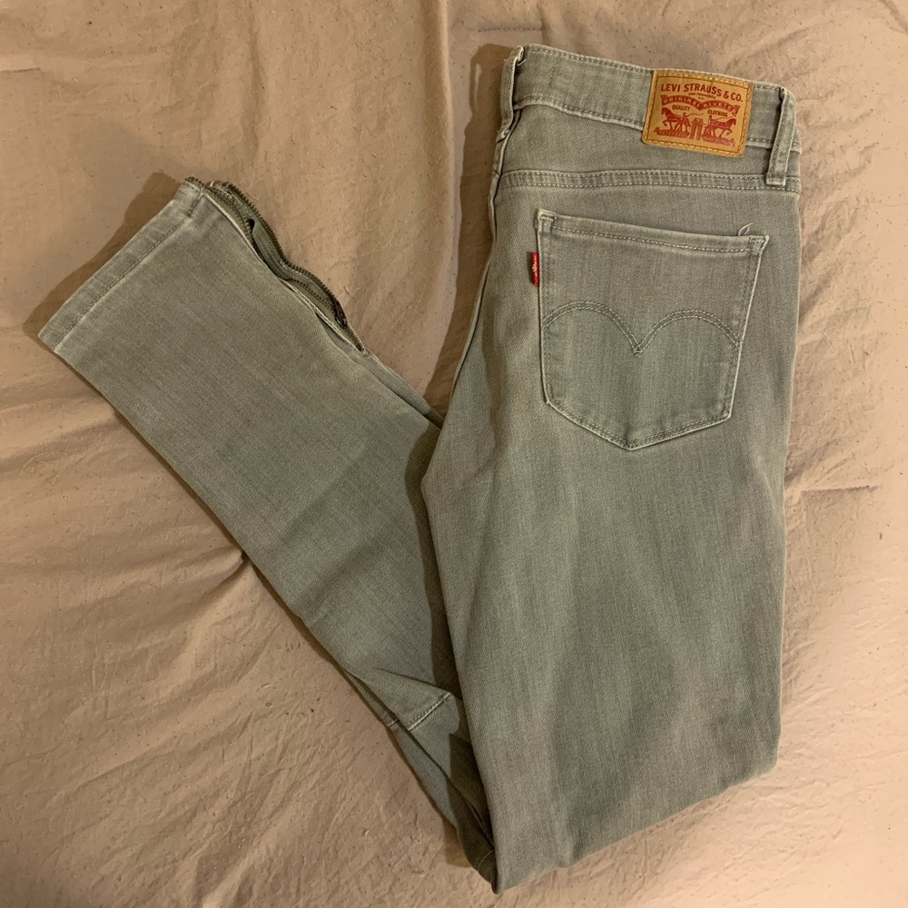 Levi’s 711 Zippered Skinny